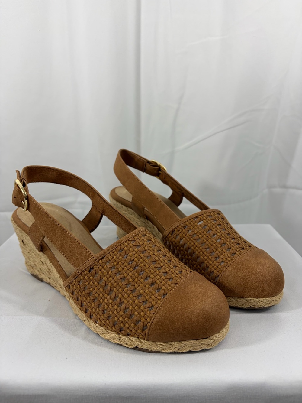 NWT Easy Street Women’s Size 9 Tan Woven Espadrille 3 Inch Wedge Slingback